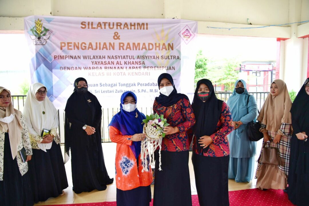 Ketua Dekranasda Kendari Angkat Produk Kerajinan Lokal Lapas Perempuan Klas 3A