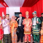 Peringati HUT Kendari ke 191 Peserta Upacara Kompak Berbusana Adat Sultra