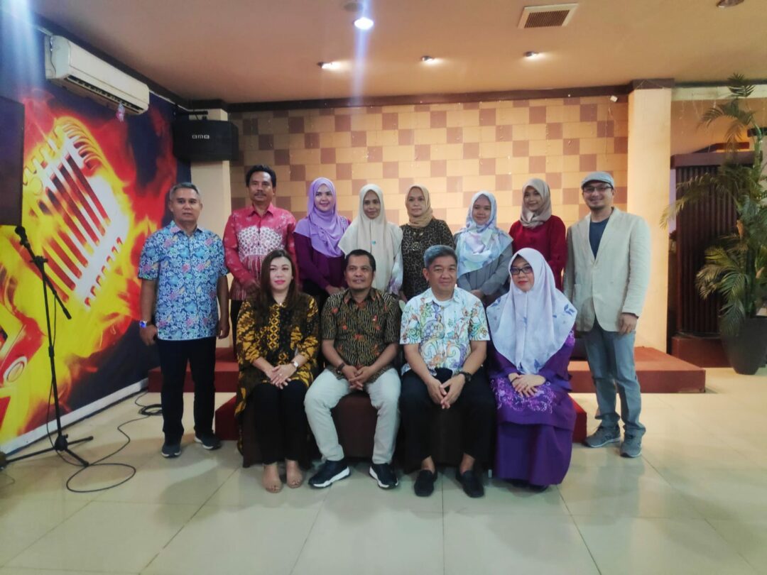 Moment Haru dan Bahagia Warnai Kegiatan Pisah Sambut Mantan Kepala Bappeda Kota Kendari
