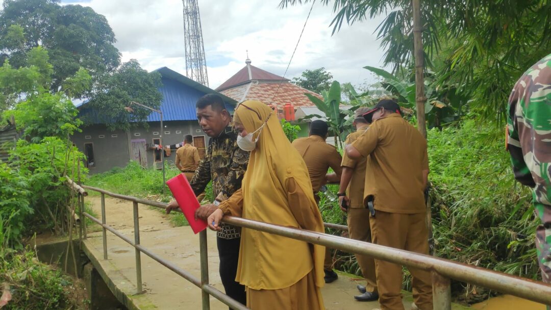 Ketua DPRD Kota Kendari Tinjau Lokasi Rawan Banjir di Jalan Segar Kecamatan Kadia