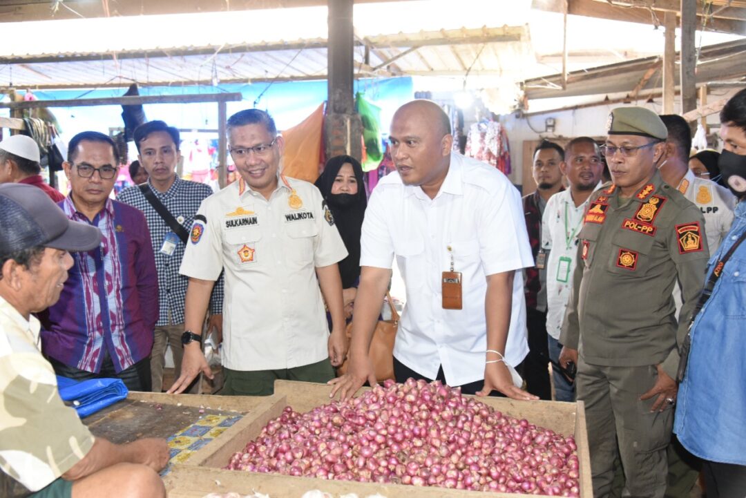 Wali Kota Kendari bersama Kepala Kanwil IV KPPU Makassar Pantau Harga dan Ketersediaan Bahan Pokok Usai Idul Adha