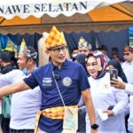 Sandiaga Salahuddin Uno Kunjugi Desa Wisata Air Terjun Sumbersari Sambil Berburu Souvenir di Kecamatan Moramo
