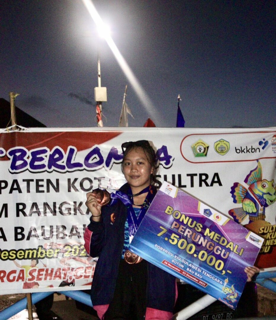 Siswi SMA Negeri 4 Kendari Raih 5 Medali Dari Cabang Olahraga Selam Di Porprov XIV 2022